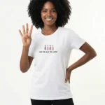 Camiseta "Quem Tem Mais Tem Quatro"